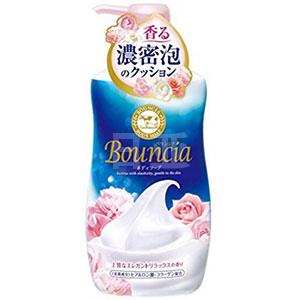 新款Cow牛乳石碱共进社 花香保湿沐浴乳 550ml