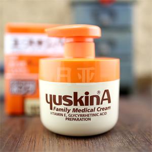 Yuskin悠斯晶 防干裂冻疮 维生素 压嘴式护手霜260g